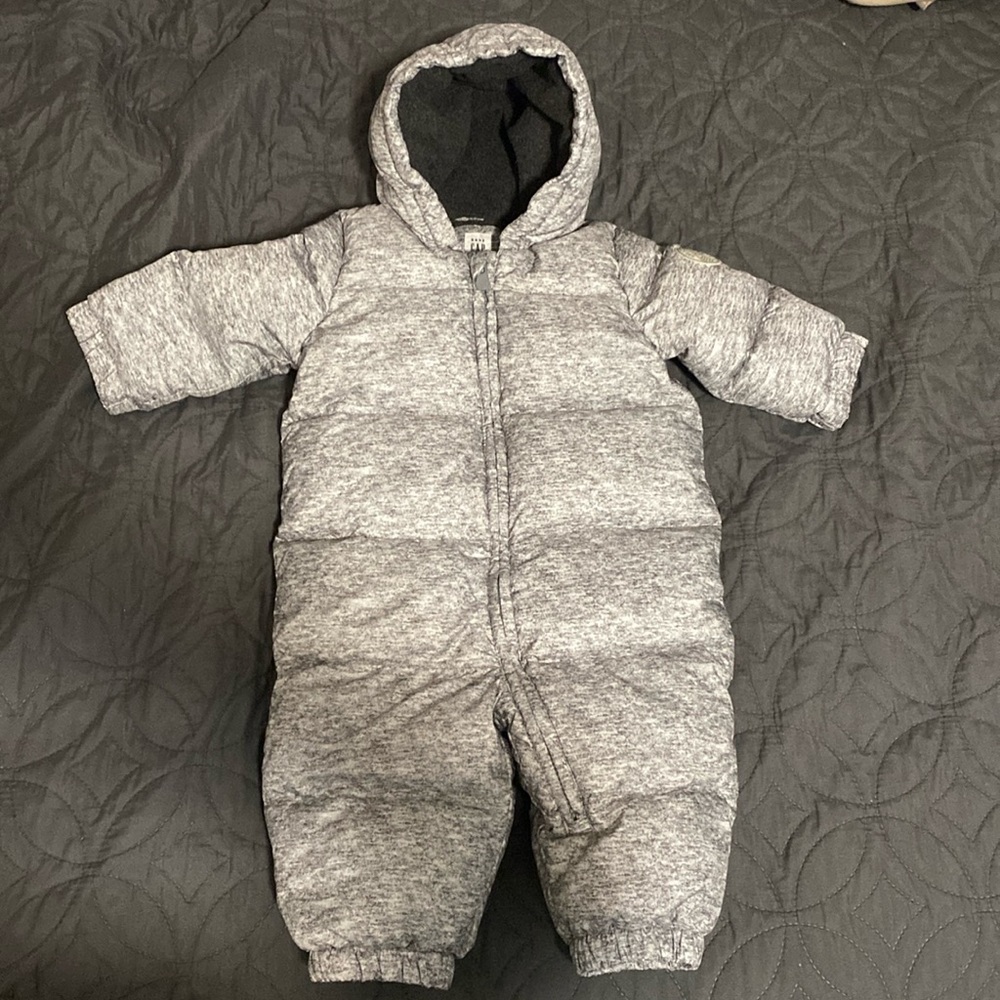 Gap baby winter coat windbreaker gray for 6 to 12 months old infant and baby